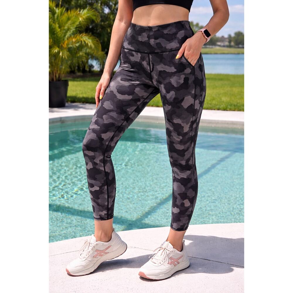 Athleta Lightning Camo 7/8 Tight Leggings Sz L Gray Black High Rise Pockets
